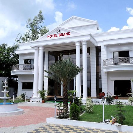 Hotel Grand Khuldabad Экстерьер фото
