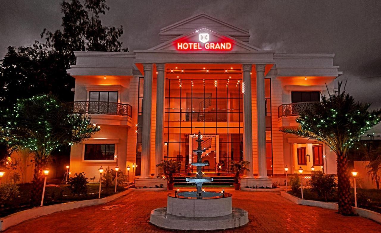 Hotel Grand Khuldabad Экстерьер фото