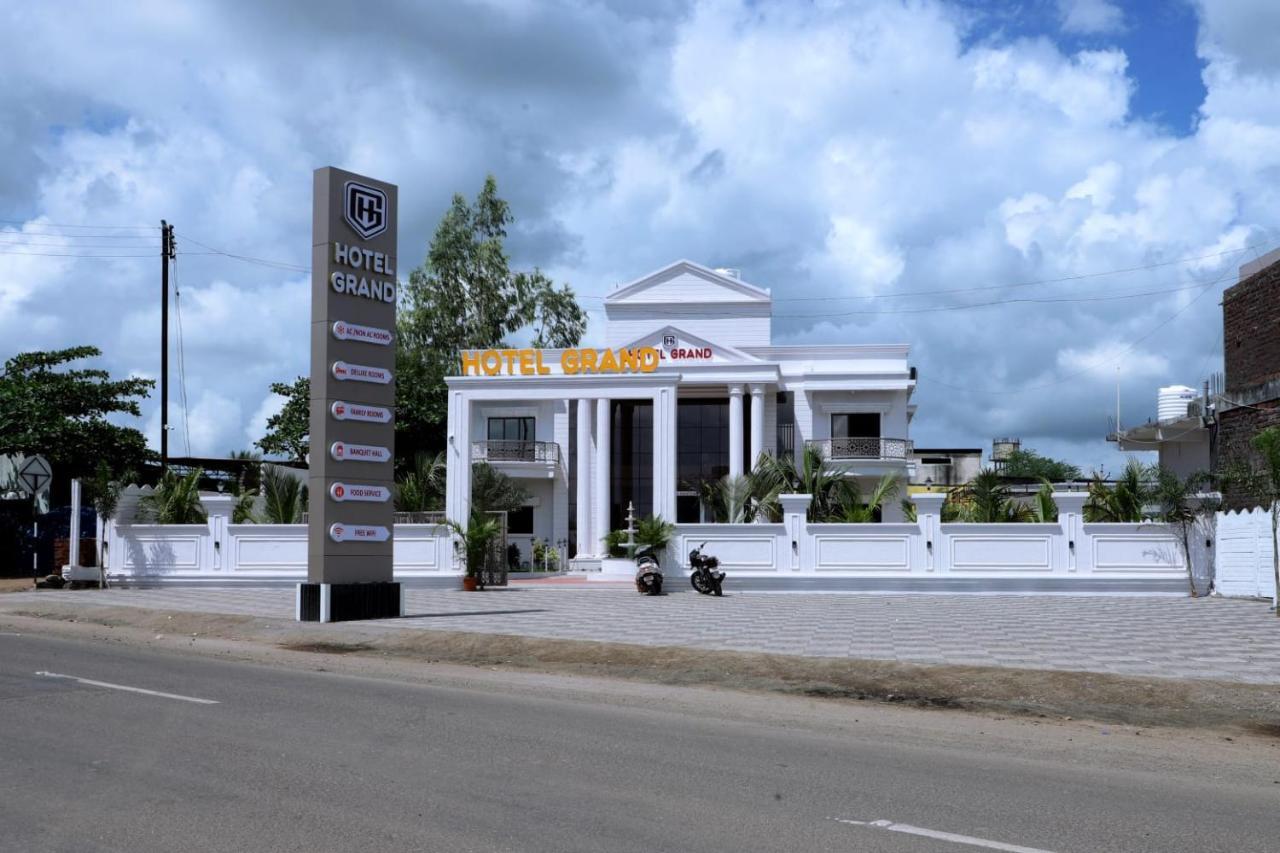 Hotel Grand Khuldabad Экстерьер фото