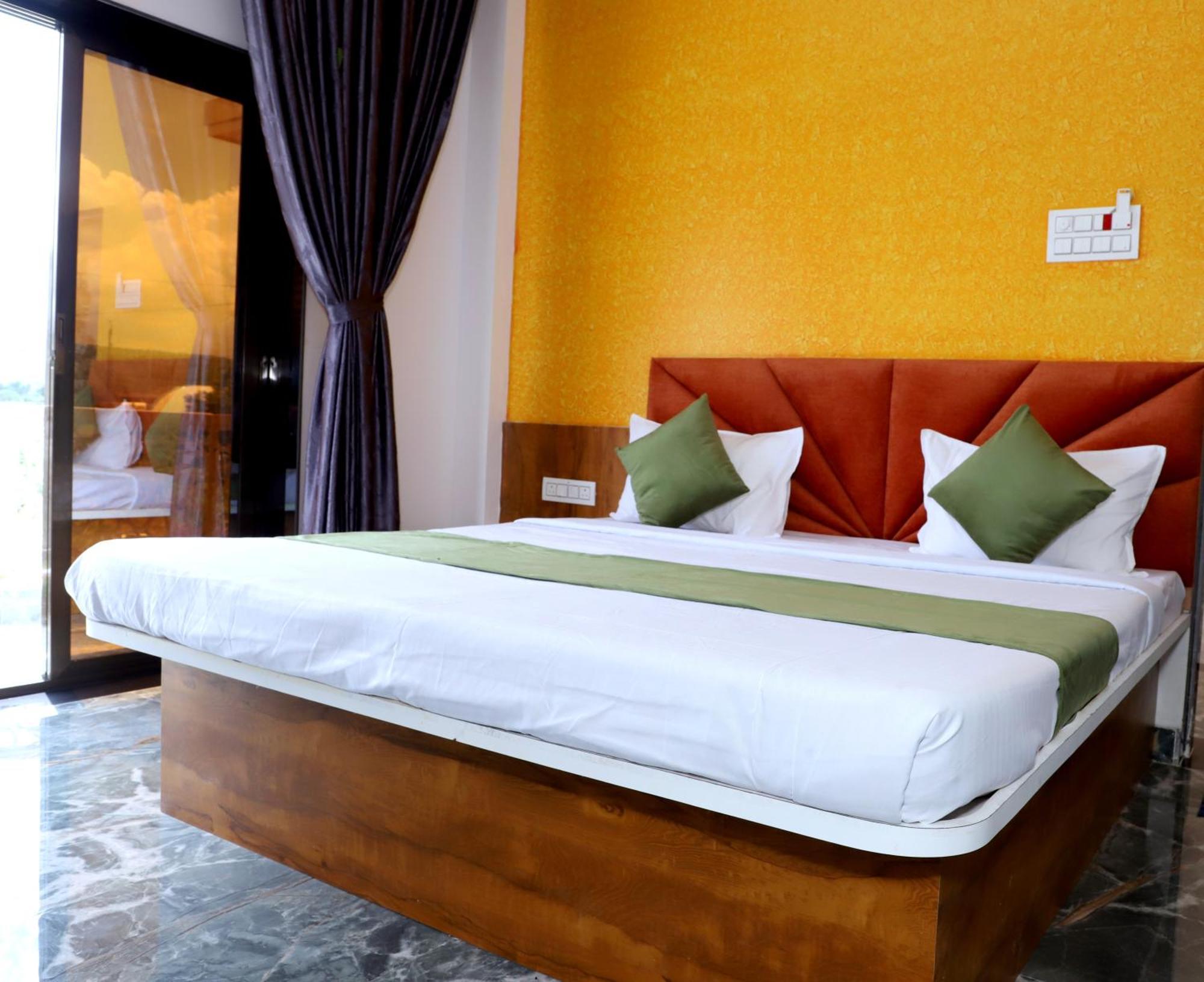 Hotel Grand Khuldabad Экстерьер фото