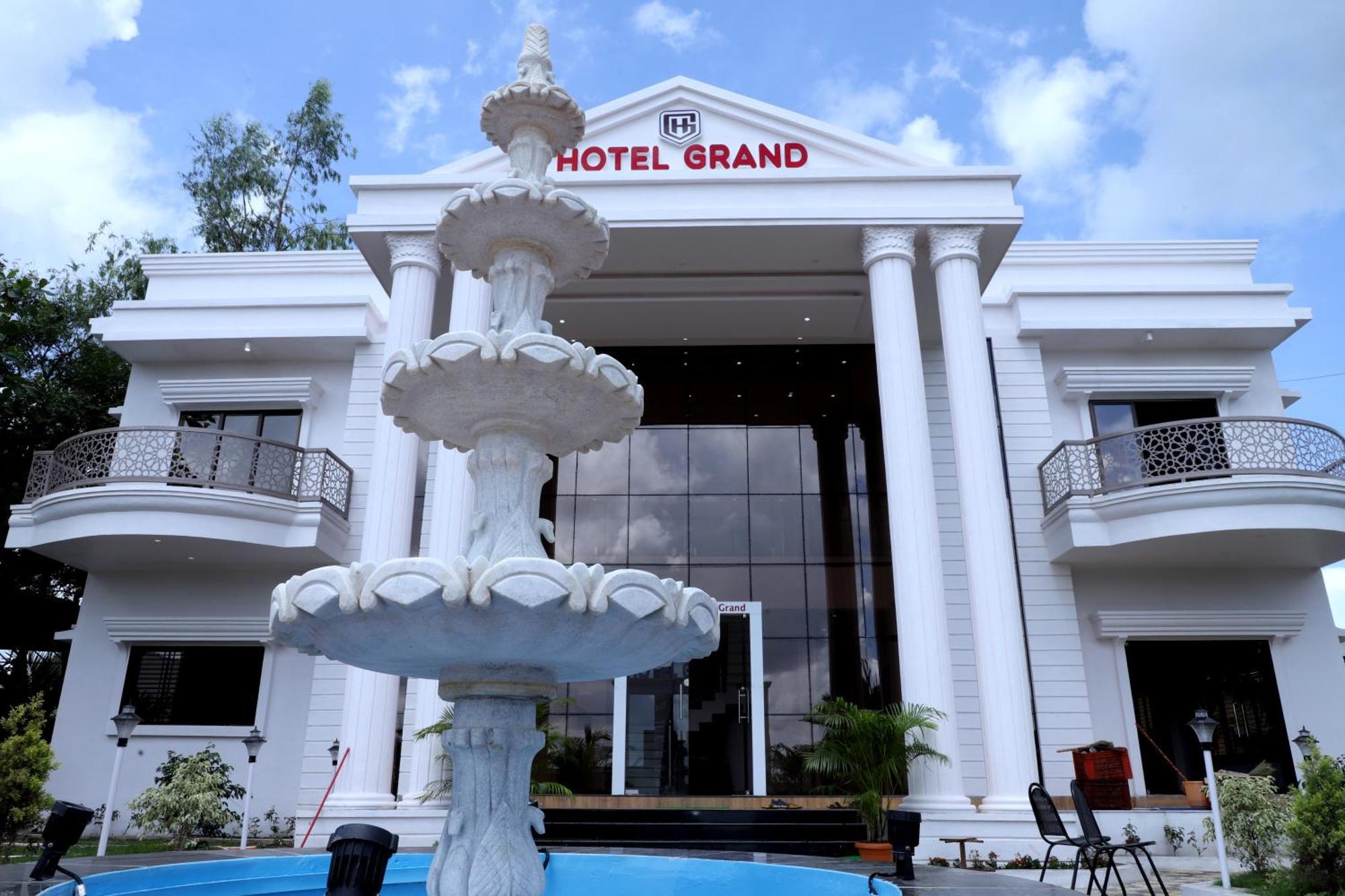 Hotel Grand Khuldabad Экстерьер фото
